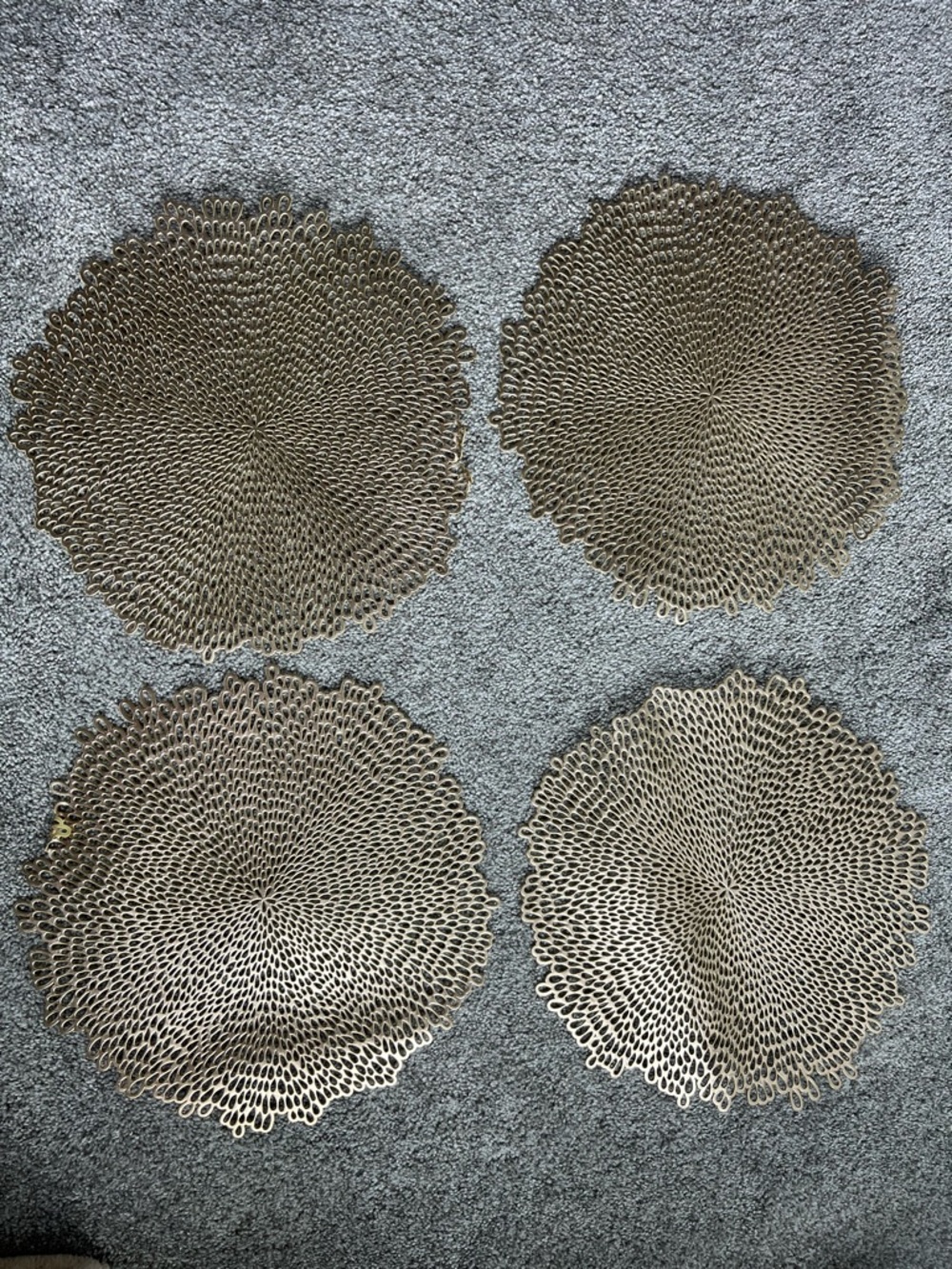 Set of 4 Round Metallic Platinum Gold Placemats